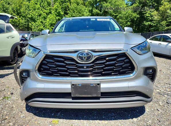 5TDFZRBH8MS093912 2021 TOYOTA HIGHLANDER Silver წინა ხედი