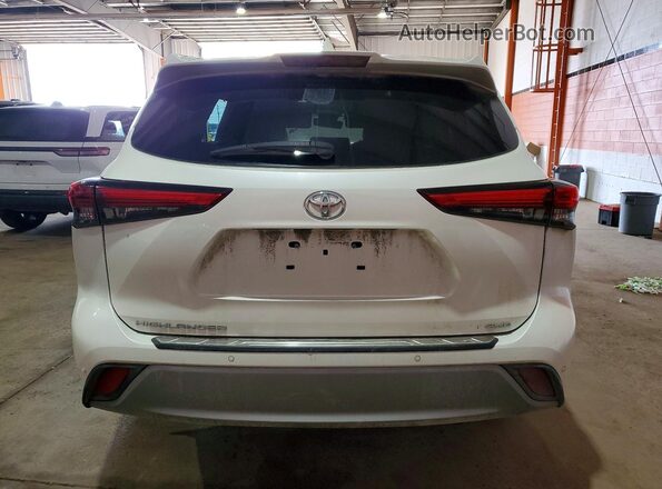 5TDFZRBH9LS050128 2020 TOYOTA HIGHLANDER White Հետևի տեսք