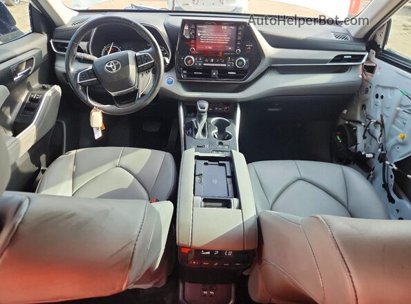 5TDGARAH2MS006776 2021 TOYOTA HIGHLANDER Белый Вид панели приборов