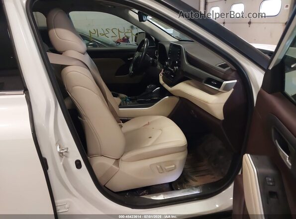 5TDGARAHXLS501788 2020 TOYOTA HIGHLANDER White Front interior view