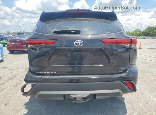 5TDGZRAH4MS045930 2021 TOYOTA HIGHLANDER Black Widok z tyłu