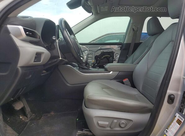 5TDGZRAH5LS019996 2020 TOYOTA HIGHLANDER Silver Սալոնի դիմացի տեսք