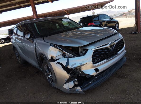 5TDGZRAH5MS537740 2021 TOYOTA HIGHLANDER Gray Вид спереду