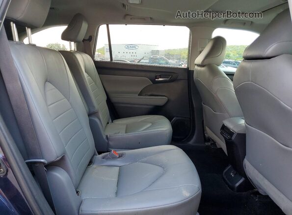 5TDGZRAH7MS062284 2021 TOYOTA HIGHLANDER Blue Widok wnętrza z tyłu