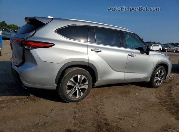 5TDGZRAH9LS012307 2020 TOYOTA HIGHLANDER Silver Tył prawy