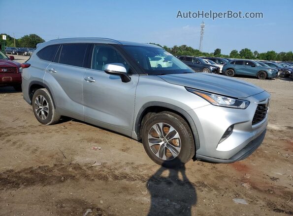 5TDGZRAH9LS012307 2020 TOYOTA HIGHLANDER Silver Przód prawy