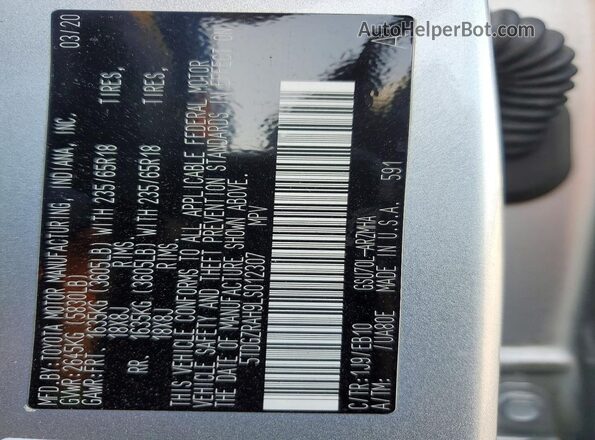 5TDGZRAH9LS012307 2020 TOYOTA HIGHLANDER Silver Widok naklejki z numerem VIN