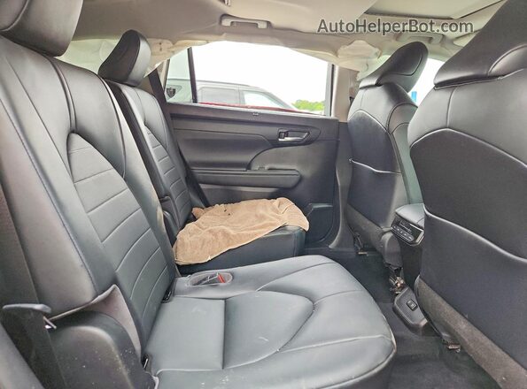 5TDGZRBH1LS047292 2020 TOYOTA HIGHLANDER Red Вид задньої частини салону