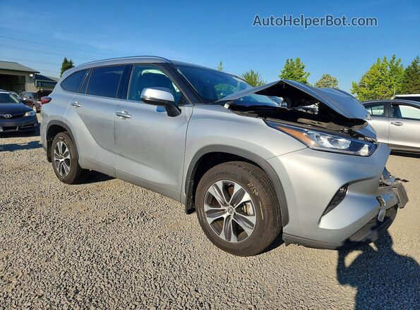 5TDGZRBH3LS045995 2020 TOYOTA HIGHLANDER Silver Front right