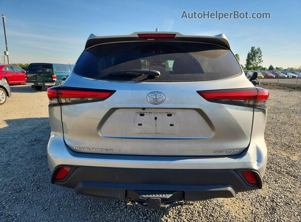 5TDGZRBH3LS045995 2020 TOYOTA HIGHLANDER Silver Rear view