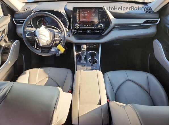 5TDGZRBH3LS045995 2020 TOYOTA HIGHLANDER Silver Dashboard view