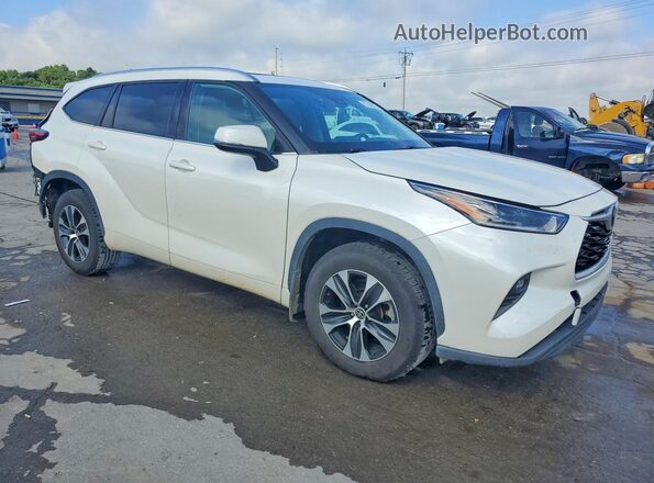 5TDGZRBH4MS137618 2021 TOYOTA HIGHLANDER White Przód prawy