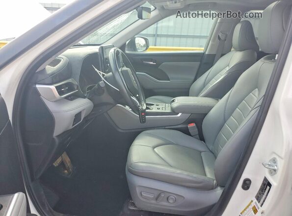 5TDGZRBH4MS137618 2021 TOYOTA HIGHLANDER White Widok wnętrza z przodu