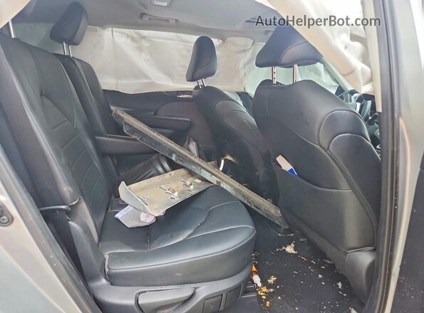 5TDGZRBH4MS546931 2021 TOYOTA HIGHLANDER Silver უკანა სავარძლების ხედი