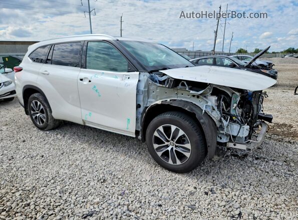 5TDGZRBH5MS065974 2021 TOYOTA HIGHLANDER White Передня права чверть