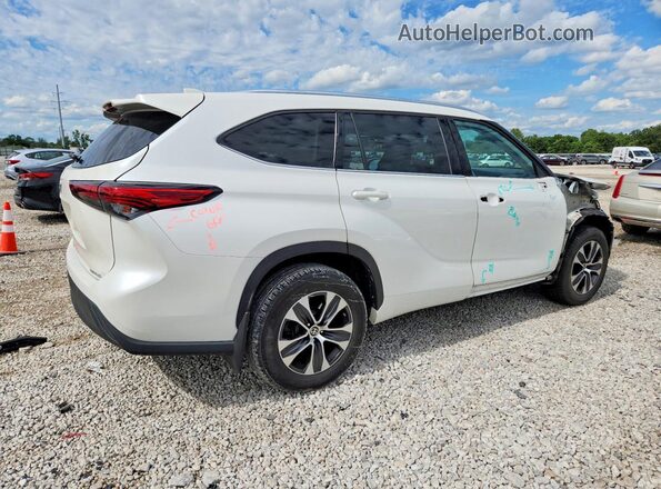 5TDGZRBH5MS065974 2021 TOYOTA HIGHLANDER White Задня права чверть