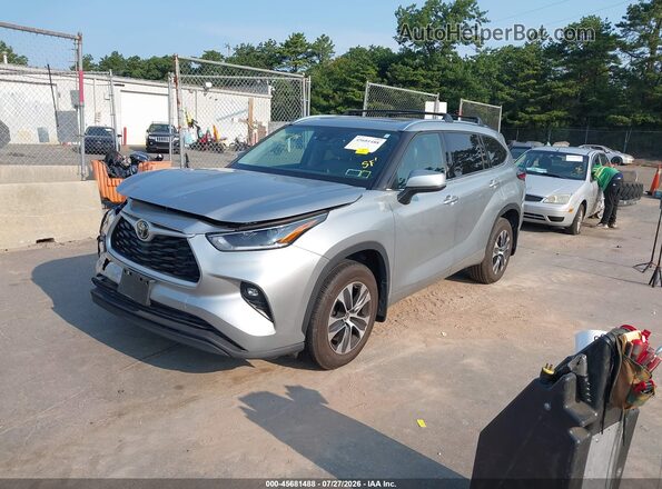5TDGZRBH6MS149432 2021 TOYOTA HIGHLANDER Silver წინა მარცხენა ხედი სამი მეოთხედიდან