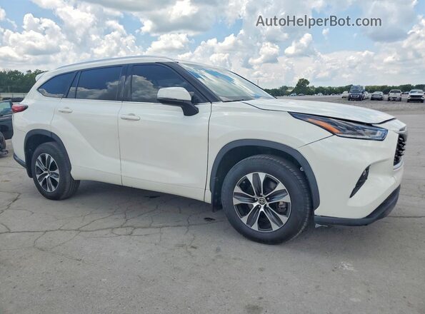 5TDGZRBH8MS079660 2021 TOYOTA HIGHLANDER Белый Передняя правая четверть