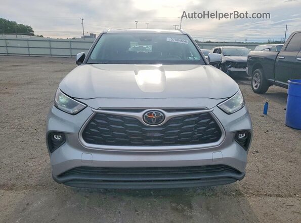 5TDGZRBH8MS539433 2021 TOYOTA HIGHLANDER Silver Front view