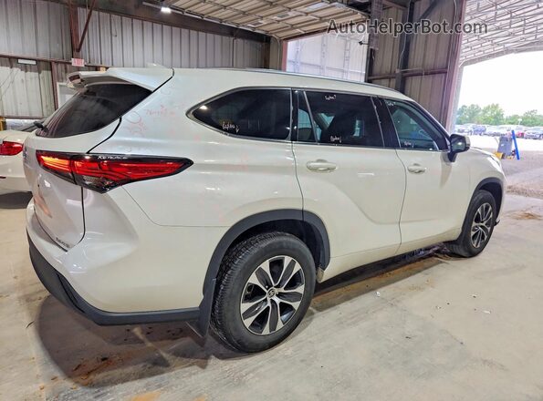 5TDGZRBH8MS541747 2021 TOYOTA HIGHLANDER White Задня права чверть