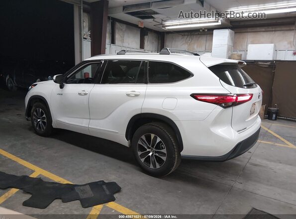 5TDHARAH9LS500801 2020 TOYOTA HIGHLANDER Cream Rear left