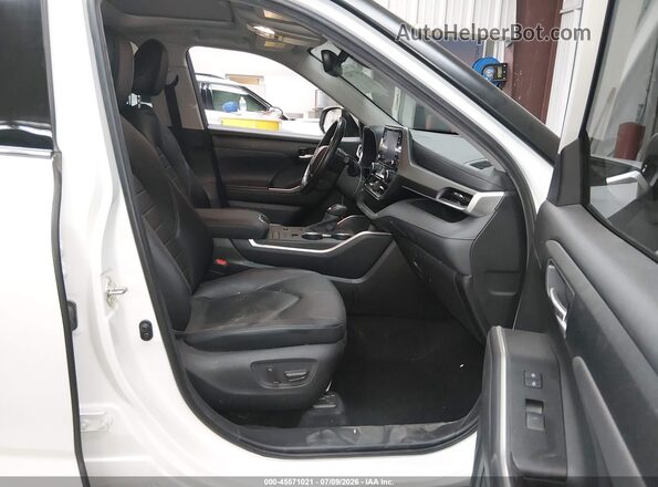 5TDHARAH9LS500801 2020 TOYOTA HIGHLANDER Cream Front interior view