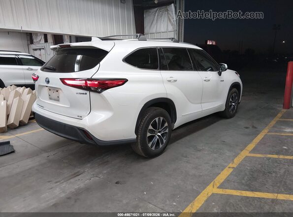 5TDHARAH9LS500801 2020 TOYOTA HIGHLANDER Cream Rear right