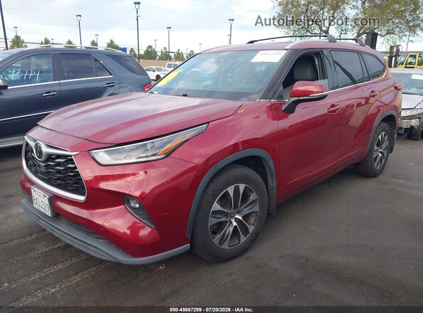 5TDHZRAH1MS079604 2021 TOYOTA HIGHLANDER Red Vista tres cuartos delantera izquierda