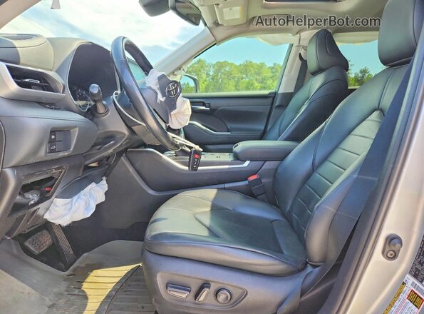 5TDHZRAH2LS501409 2020 TOYOTA HIGHLANDER Silver Front interior view