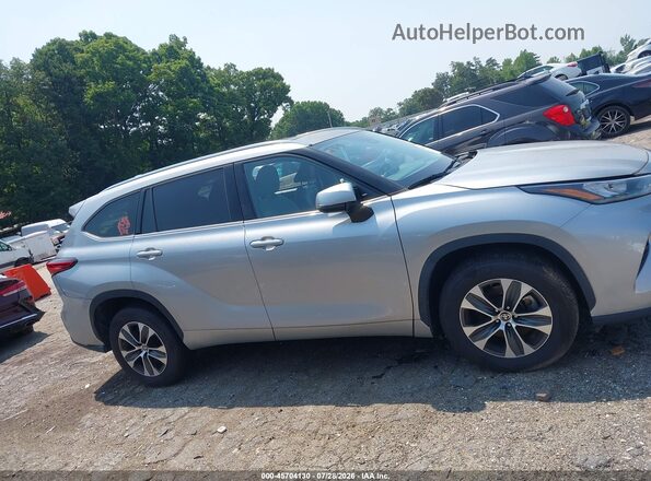 5TDHZRAH6LS012284 2020 TOYOTA HIGHLANDER Silver Vista interior trasera