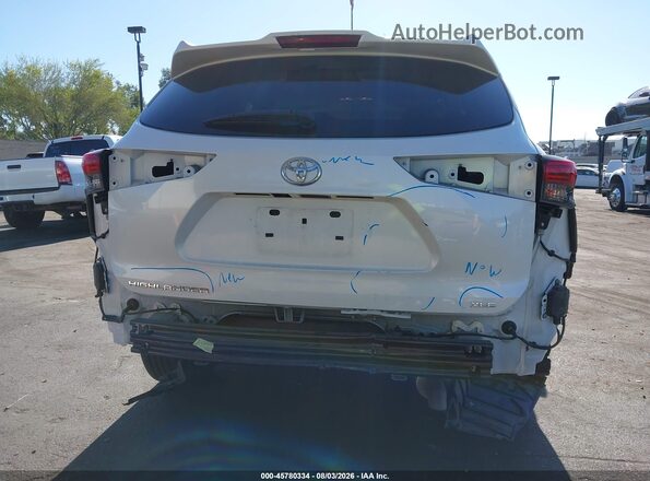 5TDHZRAH8MS056384 2021 TOYOTA HIGHLANDER White 