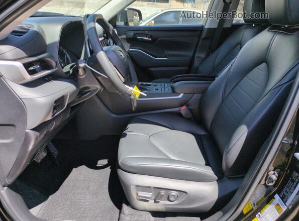 5TDHZRBH0NS593539 2022 TOYOTA HIGHLANDER Black Widok wnętrza z przodu