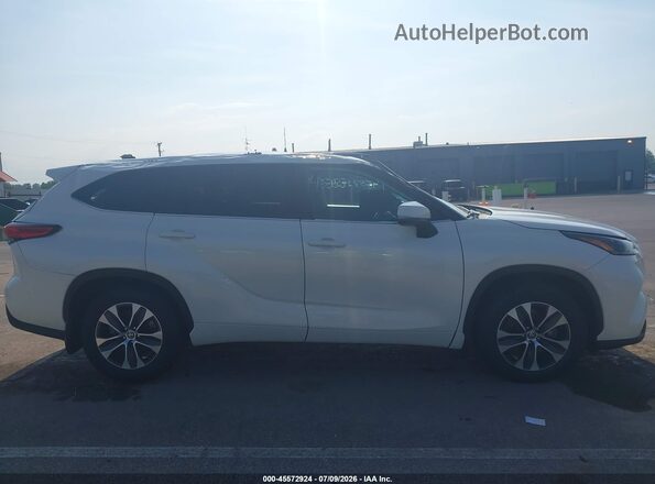 5TDHZRBH6MS525454 2021 TOYOTA HIGHLANDER White Widok wnętrza z tyłu