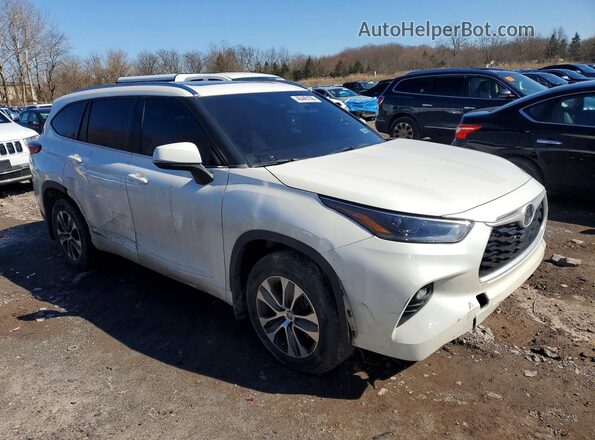 5TDHZRBH6MS533649 2021 TOYOTA HIGHLANDER Белый Передняя правая четверть