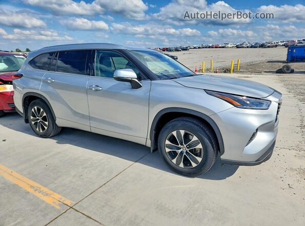 5TDHZRBH7MS523194 2021 TOYOTA HIGHLANDER Silver Delantero derecho