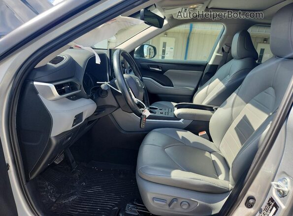 5TDHZRBH7MS523194 2021 TOYOTA HIGHLANDER Silver Vista interior delantera