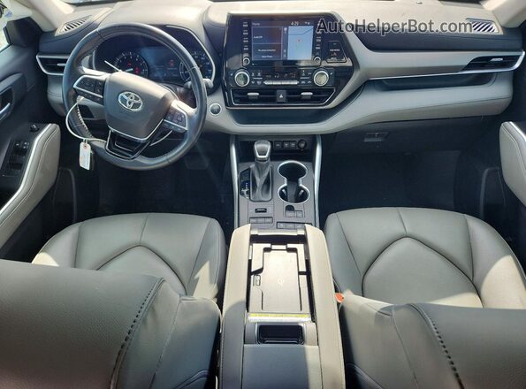 5TDHZRBH7MS523194 2021 TOYOTA HIGHLANDER Silver Vista del salpicadero
