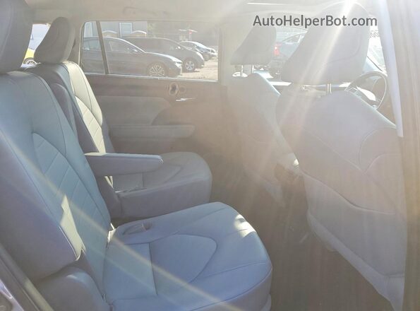 5TDHZRBHXLS001402 2020 TOYOTA HIGHLANDER Blue Widok wnętrza z tyłu
