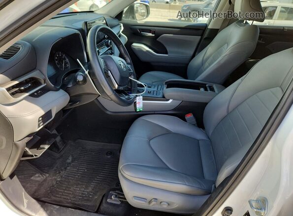 5TDHZRBHXMS538014 2021 TOYOTA HIGHLANDER White Вид салону спереду