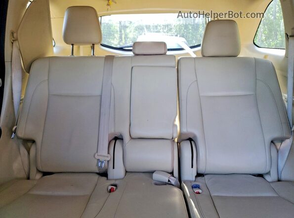 5TDJGRFH1JS050597 2018 TOYOTA HIGHLANDER Black Rear seats view