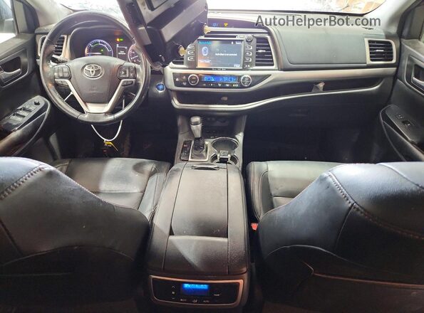 5TDJGRFH3JS038418 2018 TOYOTA HIGHLANDER Black Вид панелі приладів