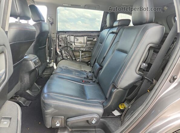 5TDJGRFH3JS048477 2018 TOYOTA HIGHLANDER Gray Rear seats view
