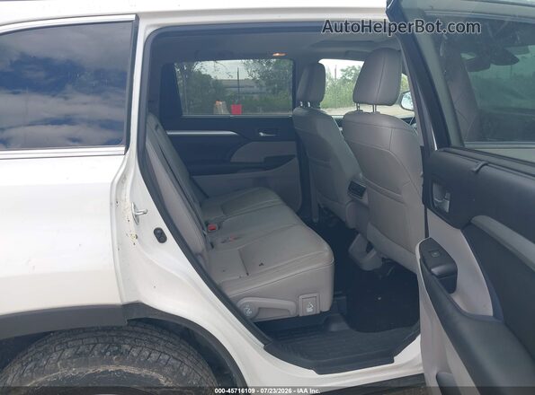 5TDJGRFH6JS039160 2018 TOYOTA HIGHLANDER White Widok naklejki z numerem VIN