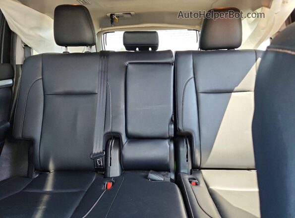 5TDJGRFHXKS059087 2019 TOYOTA HIGHLANDER Gray Vista de los asientos traseros