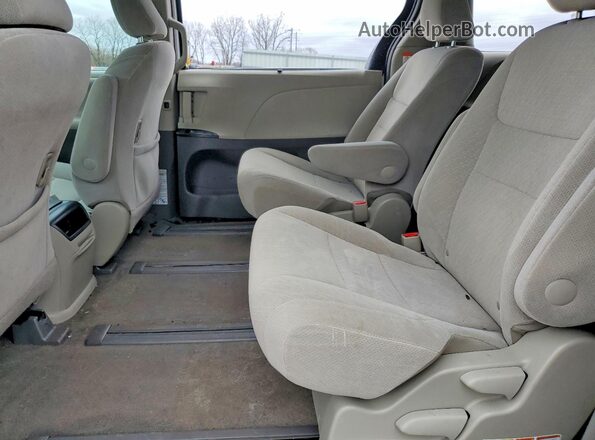 5TDJK3DC6GS143577 2016 TOYOTA SIENNA White Widok wnętrza z tyłu