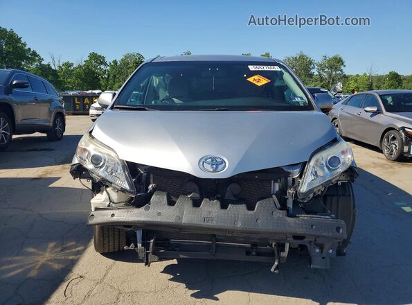 5TDJK3DCXGS137071 2016 TOYOTA SIENNA Silver Vista frontal