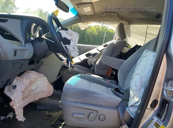 5TDJK3DCXGS137071 2016 TOYOTA SIENNA Silver Vista interior delantera
