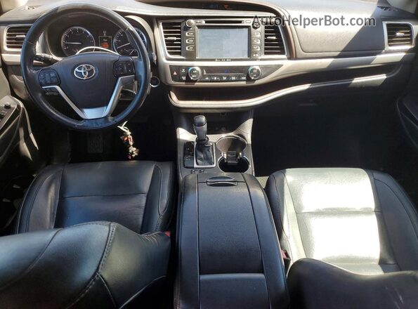 5TDJKRFH6GS259485 2016 TOYOTA HIGHLANDER Серебряный Вид панели приборов