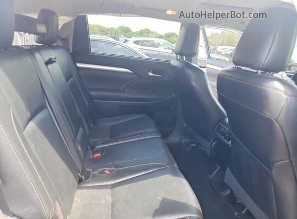 5TDJKRFH7GS301050 2016 TOYOTA HIGHLANDER Silver Вид задньої частини салону