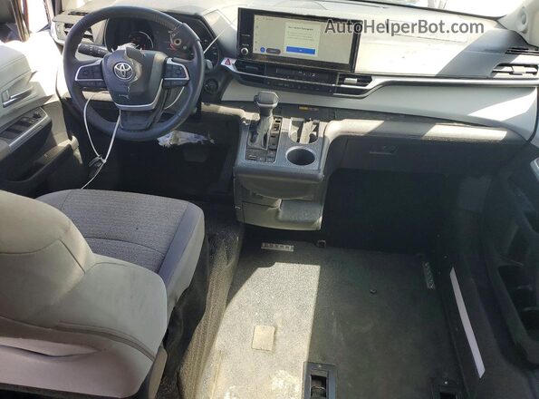 5TDJRKEC3SS267254 2025 TOYOTA SIENNA Silver Widok deski rozdzielczej
